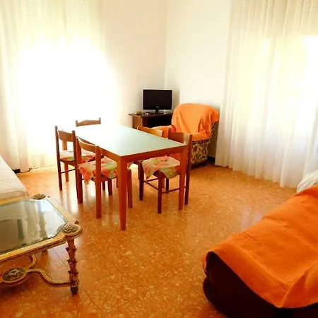 Silent Apartment, * Levanto