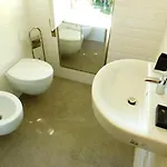 아파트 Silent Apartment, 레반토